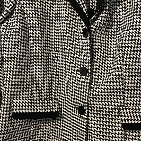 Houndstooth Blazer by Dannie & Nicole size 12 - Picture 4 of 9
